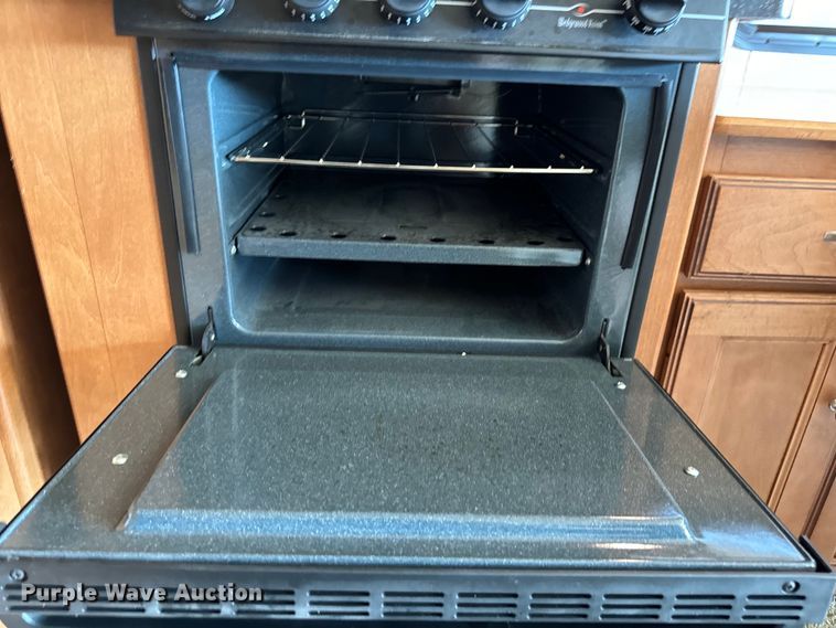 image for item EH6979 2016 Winnebago  Vista LX RV