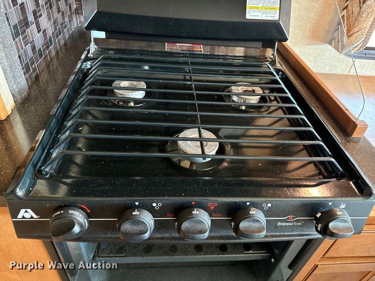 image for item EH6979 2016 Winnebago  Vista LX RV