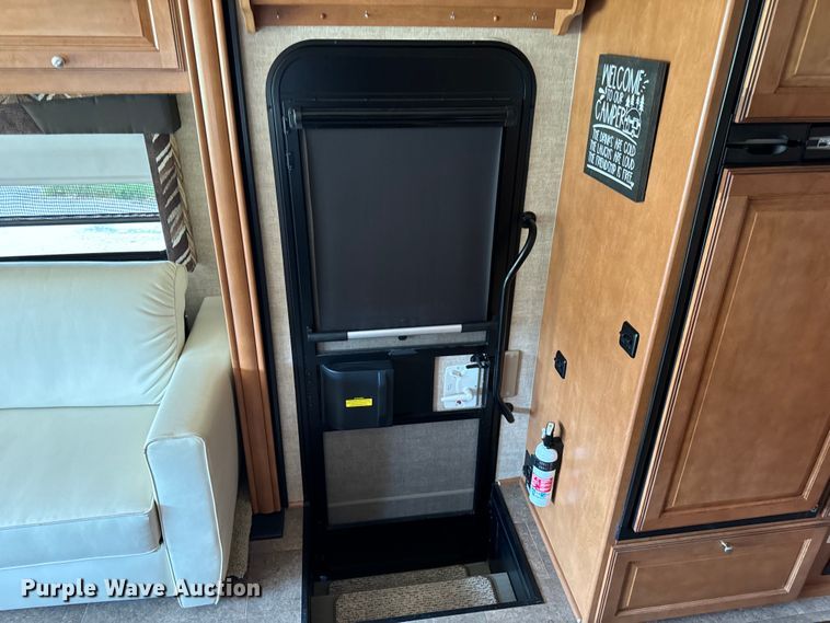 image for item EH6979 2016 Winnebago  Vista LX RV