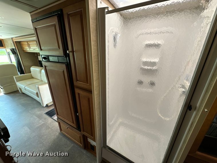 image for item EH6979 2016 Winnebago  Vista LX RV