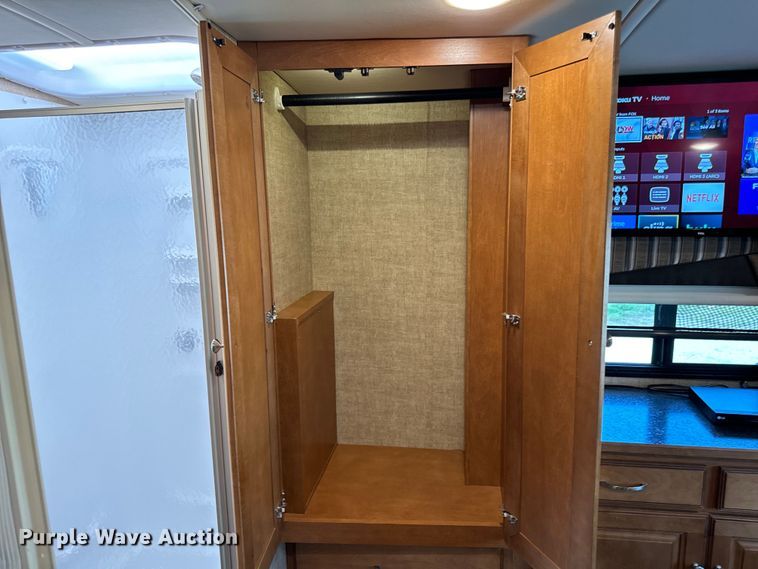 image for item EH6979 2016 Winnebago  Vista LX RV