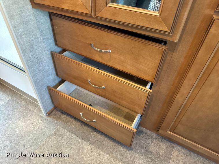 image for item EH6979 2016 Winnebago  Vista LX RV