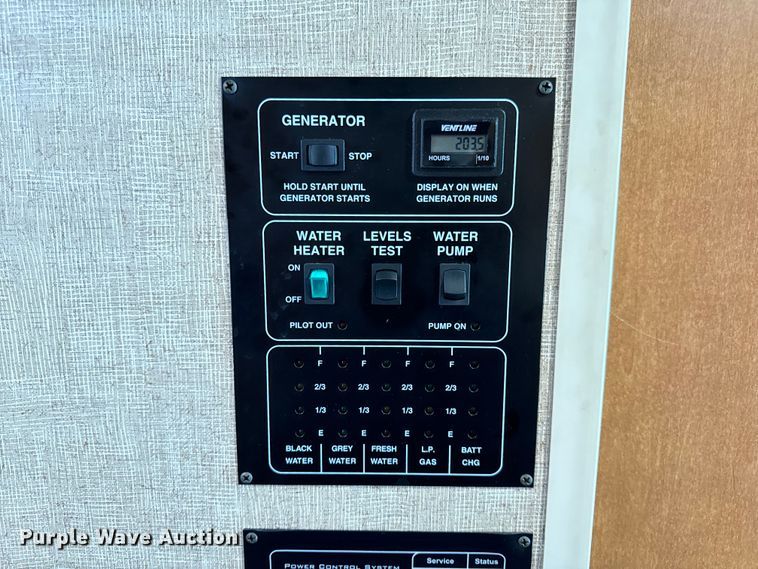 image for item EH6979 2016 Winnebago  Vista LX RV