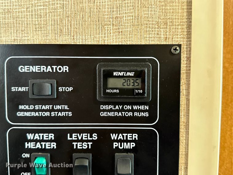 image for item EH6979 2016 Winnebago  Vista LX RV