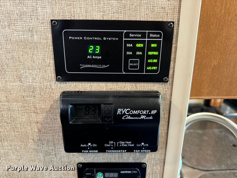 image for item EH6979 2016 Winnebago  Vista LX RV