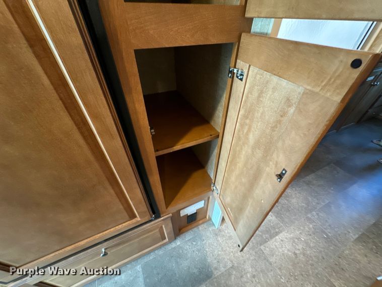 image for item EH6979 2016 Winnebago  Vista LX RV