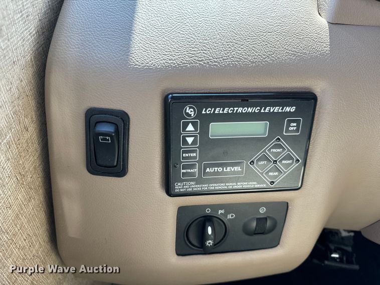 image for item EH6979 2016 Winnebago  Vista LX RV