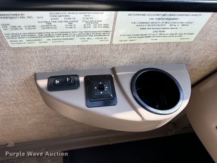 image for item EH6979 2016 Winnebago  Vista LX RV