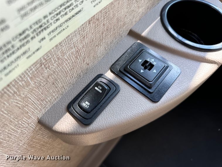 image for item EH6979 2016 Winnebago  Vista LX RV