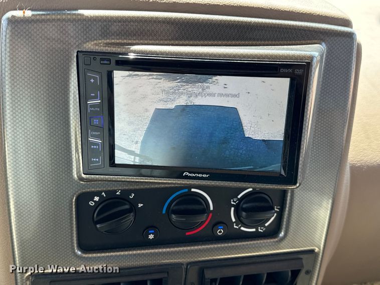 image for item EH6979 2016 Winnebago  Vista LX RV