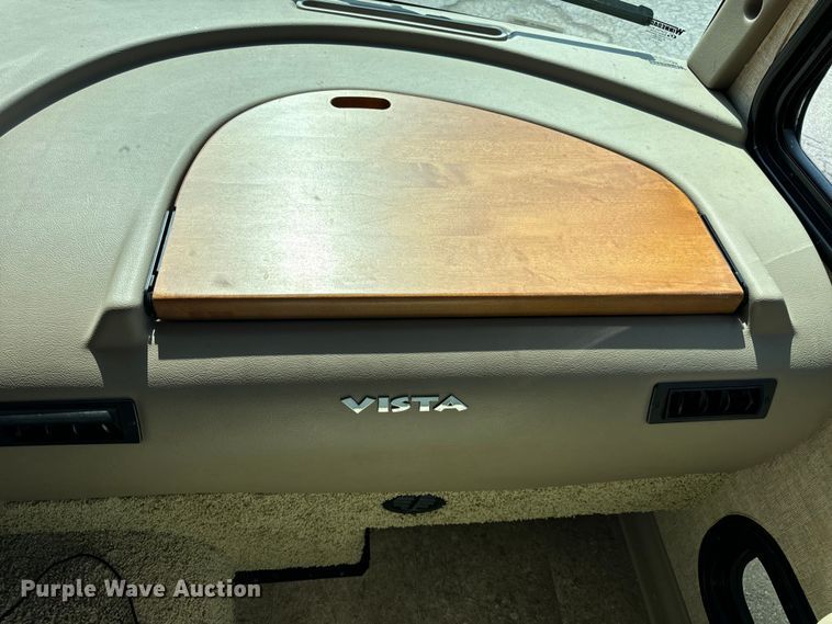 image for item EH6979 2016 Winnebago  Vista LX RV