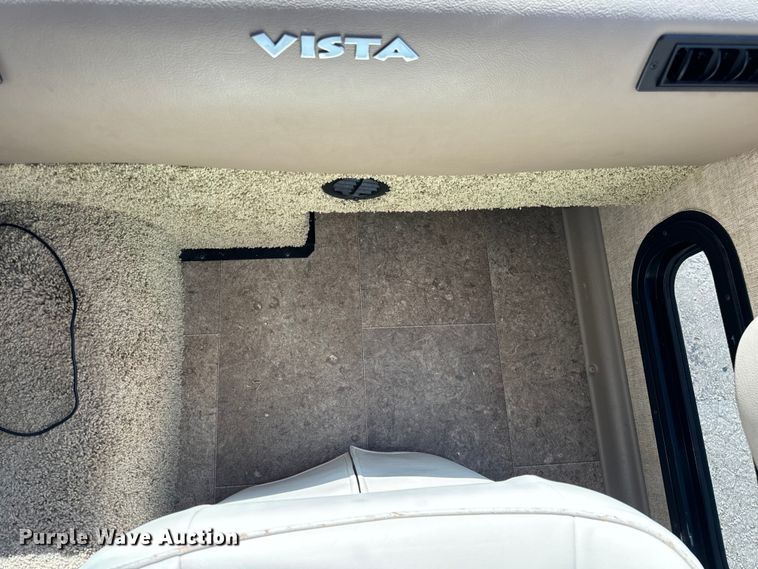 image for item EH6979 2016 Winnebago  Vista LX RV