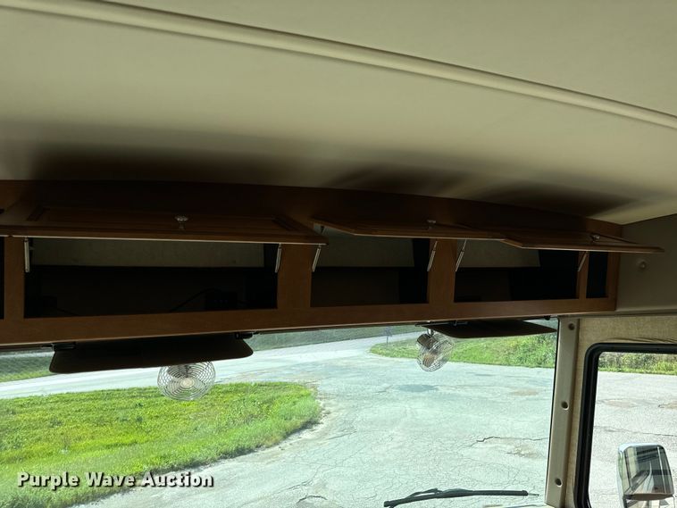 image for item EH6979 2016 Winnebago  Vista LX RV