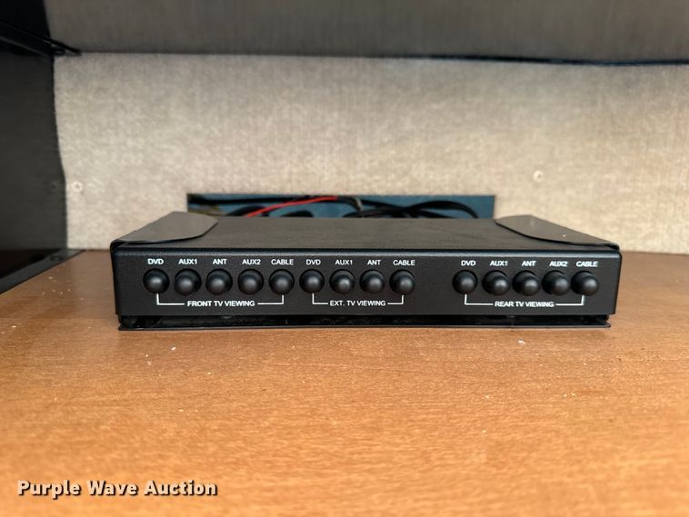 image for item EH6979 2016 Winnebago  Vista LX RV