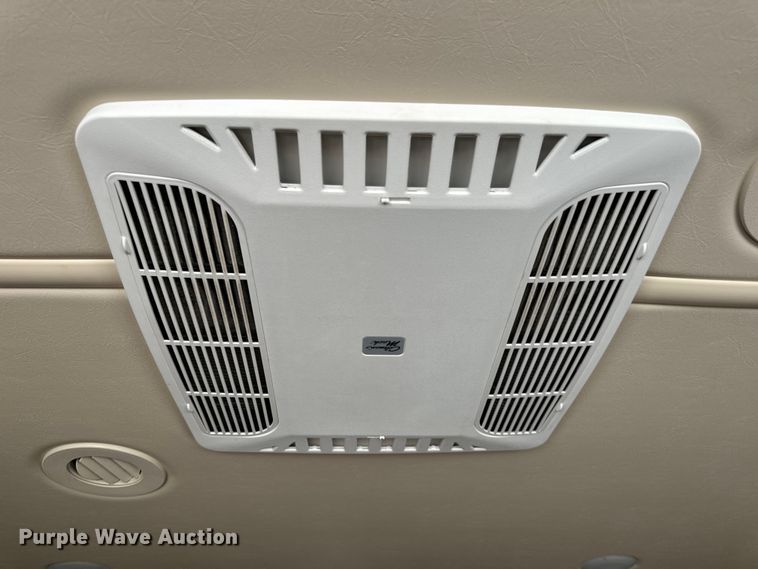 image for item EH6979 2016 Winnebago  Vista LX RV