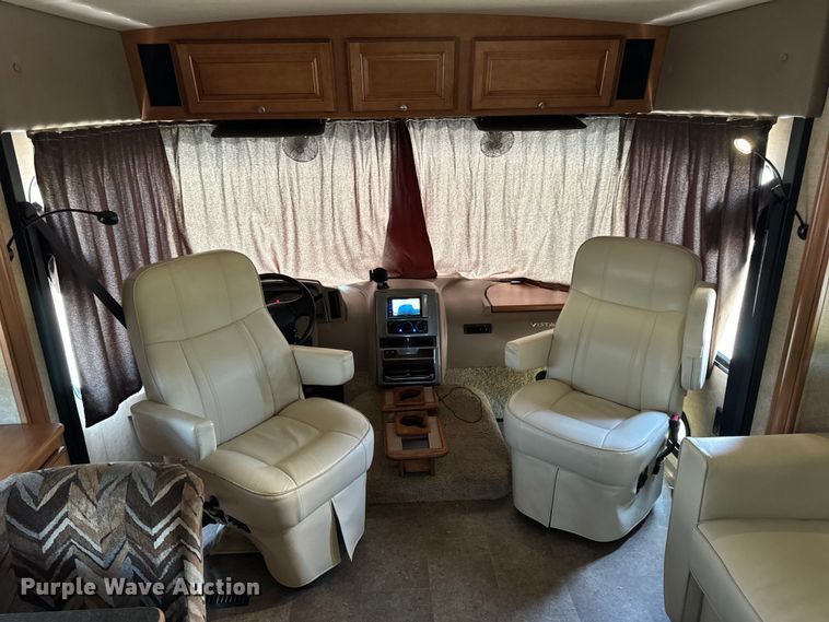 image for item EH6979 2016 Winnebago  Vista LX RV