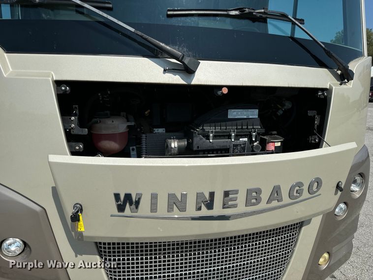 image for item EH6979 2016 Winnebago  Vista LX RV
