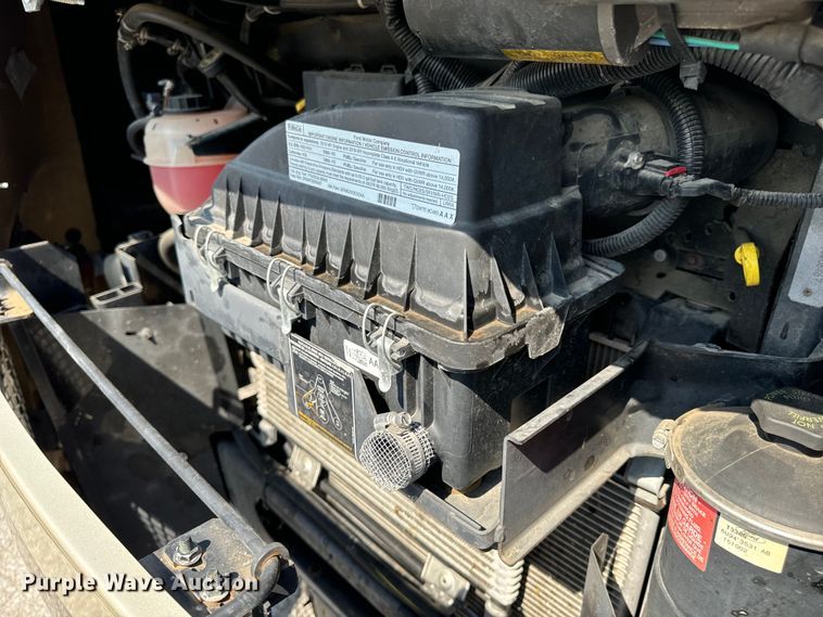 image for item EH6979 2016 Winnebago  Vista LX RV