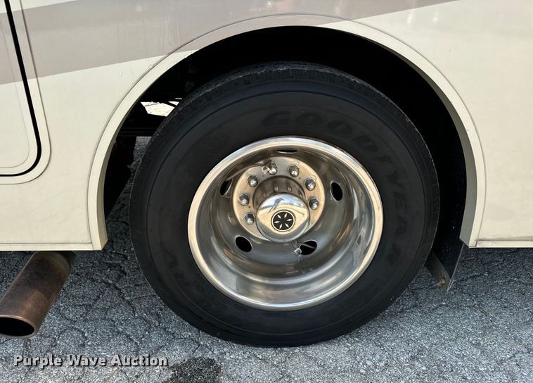 image for item EH6979 2016 Winnebago  Vista LX RV