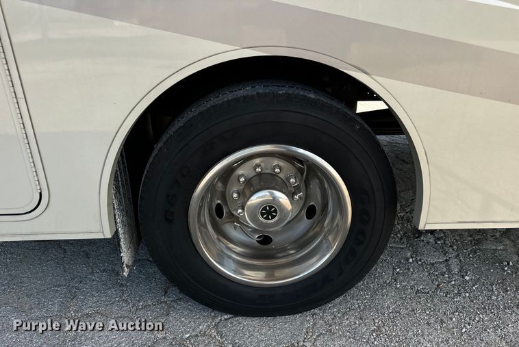 image for item EH6979 2016 Winnebago  Vista LX RV