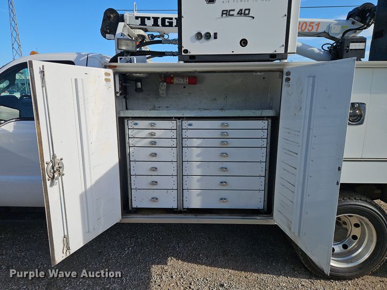 image for item EI8230 2012 Ford F550 Super Duty XL utility / service truck