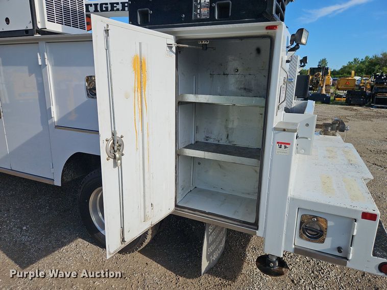 image for item EI8230 2012 Ford F550 Super Duty XL utility / service truck