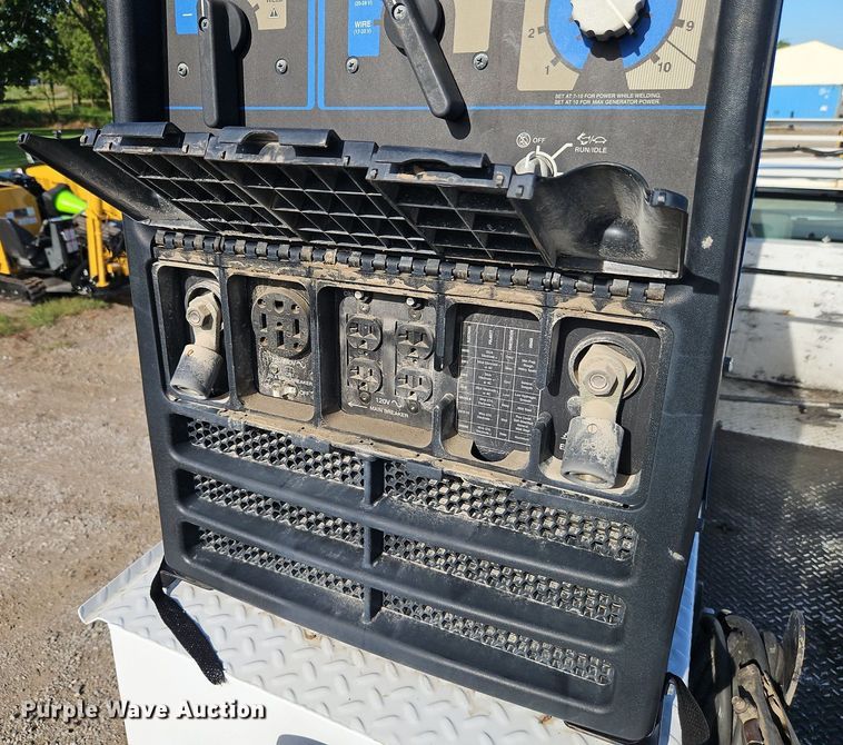 image for item EI8230 2012 Ford F550 Super Duty XL utility / service truck