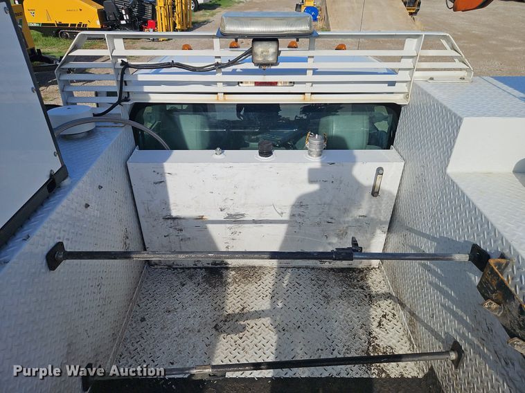 image for item EI8230 2012 Ford F550 Super Duty XL utility / service truck