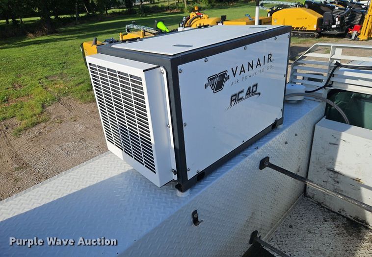 image for item EI8230 2012 Ford F550 Super Duty XL utility / service truck