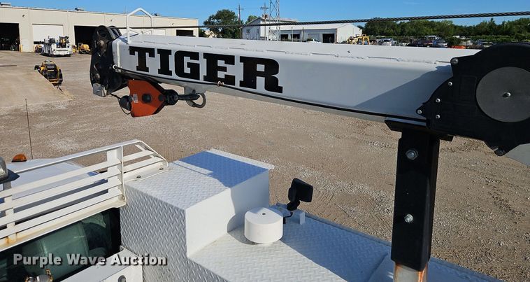 image for item EI8230 2012 Ford F550 Super Duty XL utility / service truck