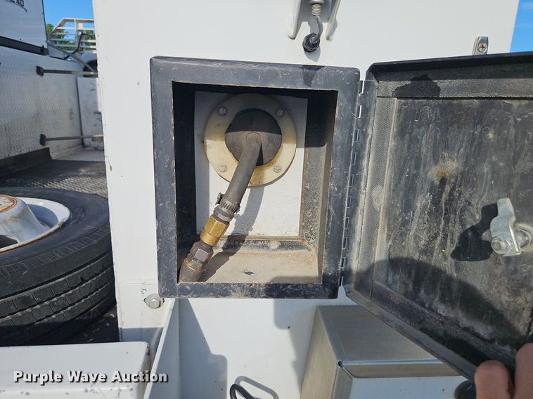 image for item EI8230 2012 Ford F550 Super Duty XL utility / service truck