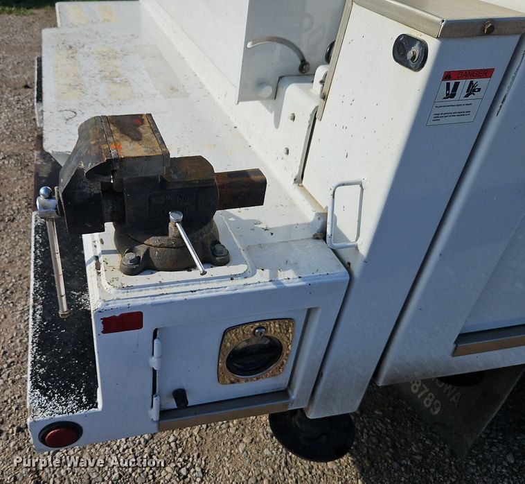 image for item EI8230 2012 Ford F550 Super Duty XL utility / service truck