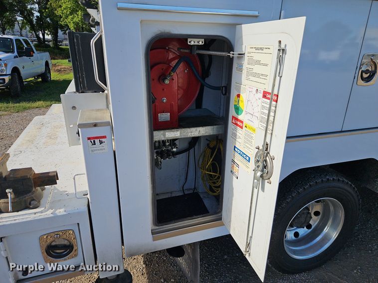 image for item EI8230 2012 Ford F550 Super Duty XL utility / service truck