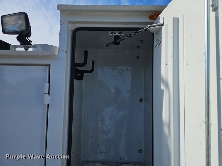 image for item EI8230 2012 Ford F550 Super Duty XL utility / service truck