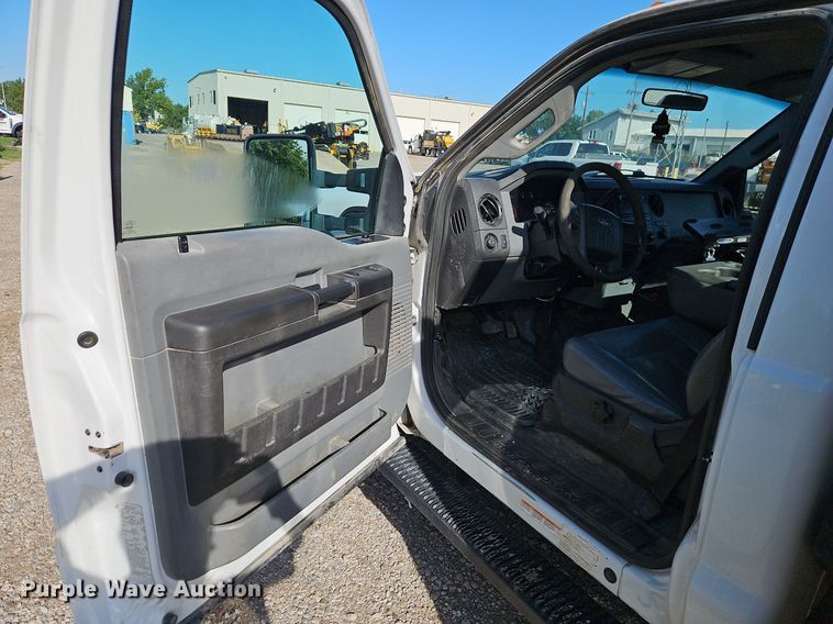 image for item EI8230 2012 Ford F550 Super Duty XL utility / service truck