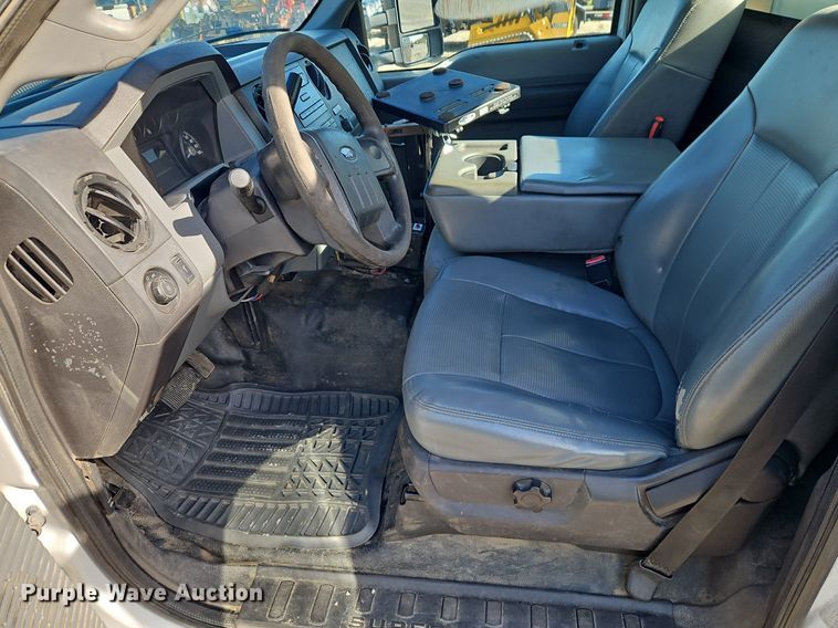 image for item EI8230 2012 Ford F550 Super Duty XL utility / service truck