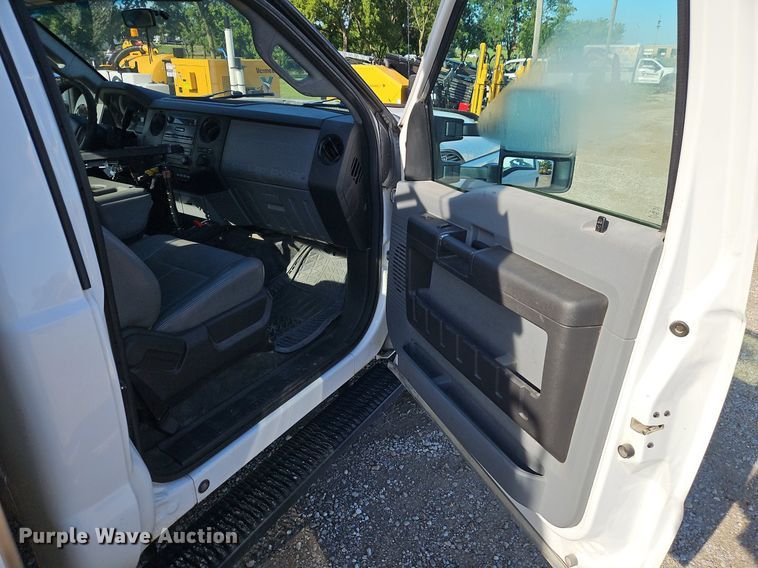 image for item EI8230 2012 Ford F550 Super Duty XL utility / service truck