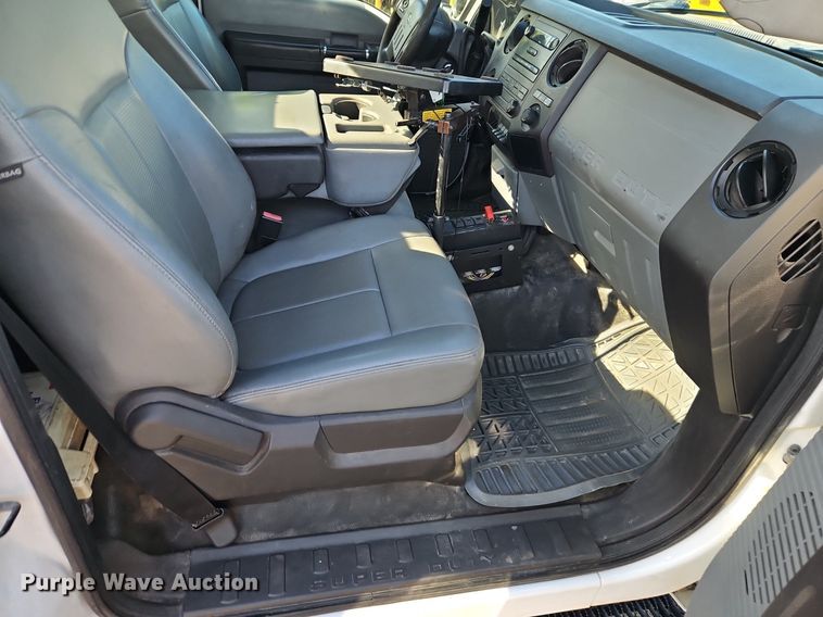 image for item EI8230 2012 Ford F550 Super Duty XL utility / service truck