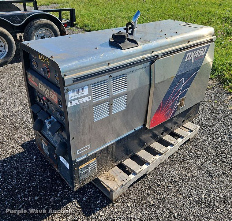 image for item EI8240 Red-D-Arc DX450 welder/generator