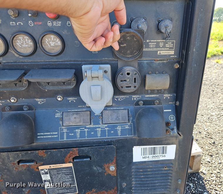 image for item EI8240 Red-D-Arc DX450 welder/generator