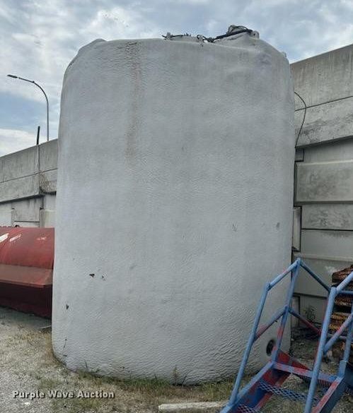 image for item EI8243 Insulated tank