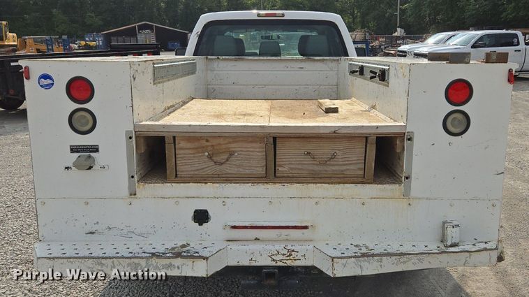 image for item EI8246 2011 Ford  F450 Super Duty XL Crew Cab utility / service truck