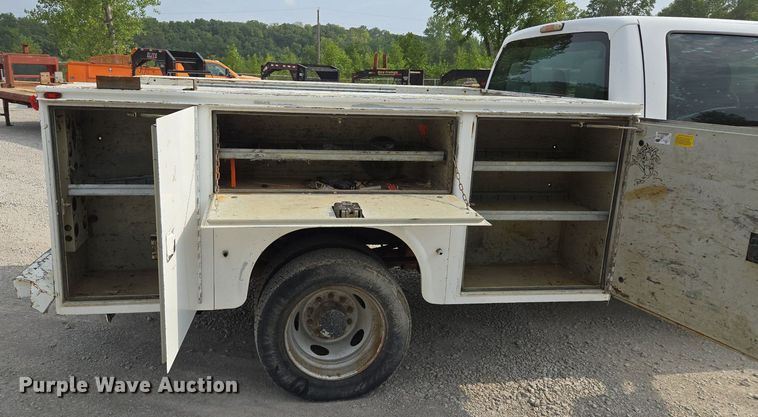 image for item EI8246 2011 Ford  F450 Super Duty XL Crew Cab utility / service truck