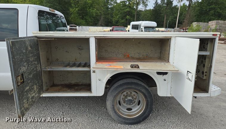 image for item EI8246 2011 Ford  F450 Super Duty XL Crew Cab utility / service truck