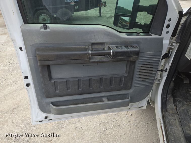 image for item EI8246 2011 Ford  F450 Super Duty XL Crew Cab utility / service truck