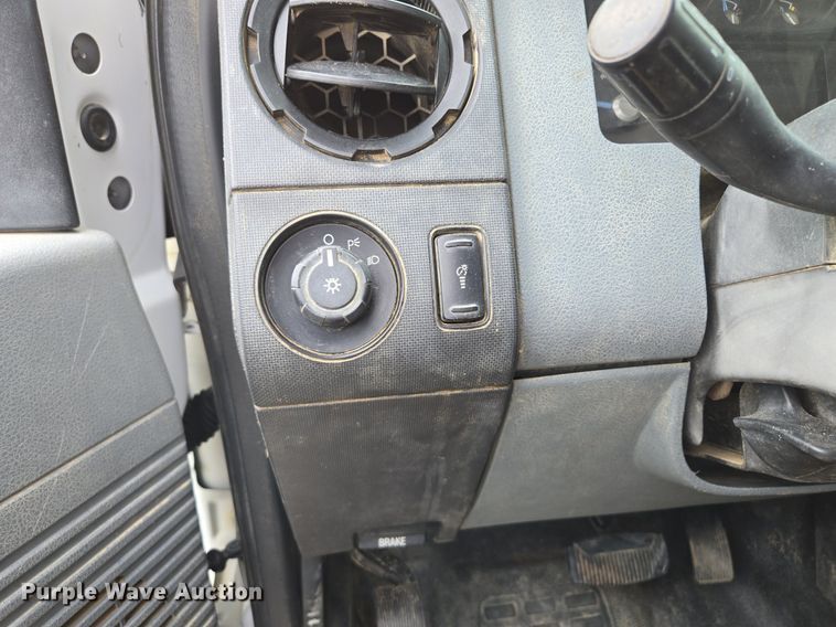 image for item EI8246 2011 Ford  F450 Super Duty XL Crew Cab utility / service truck