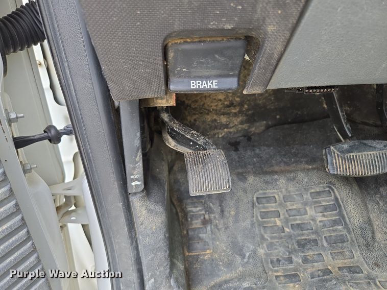 image for item EI8246 2011 Ford  F450 Super Duty XL Crew Cab utility / service truck