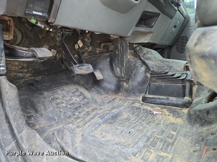 image for item EI8246 2011 Ford  F450 Super Duty XL Crew Cab utility / service truck