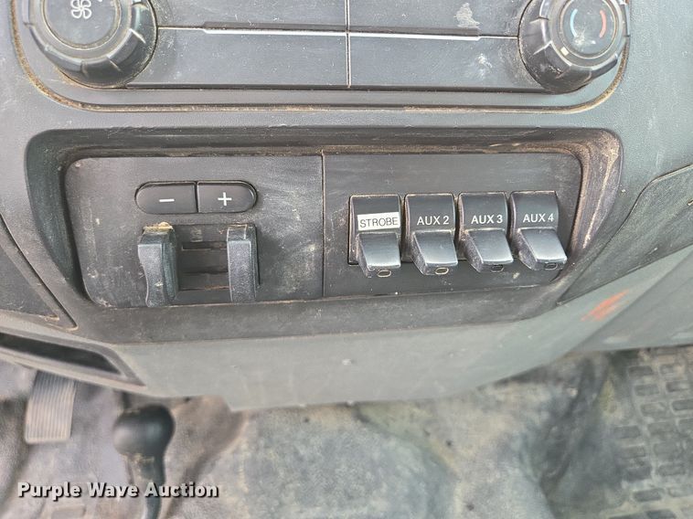 image for item EI8246 2011 Ford  F450 Super Duty XL Crew Cab utility / service truck