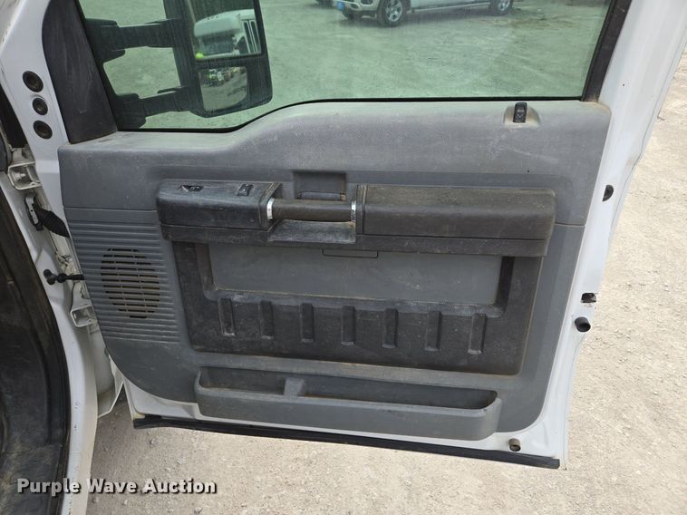 image for item EI8246 2011 Ford  F450 Super Duty XL Crew Cab utility / service truck